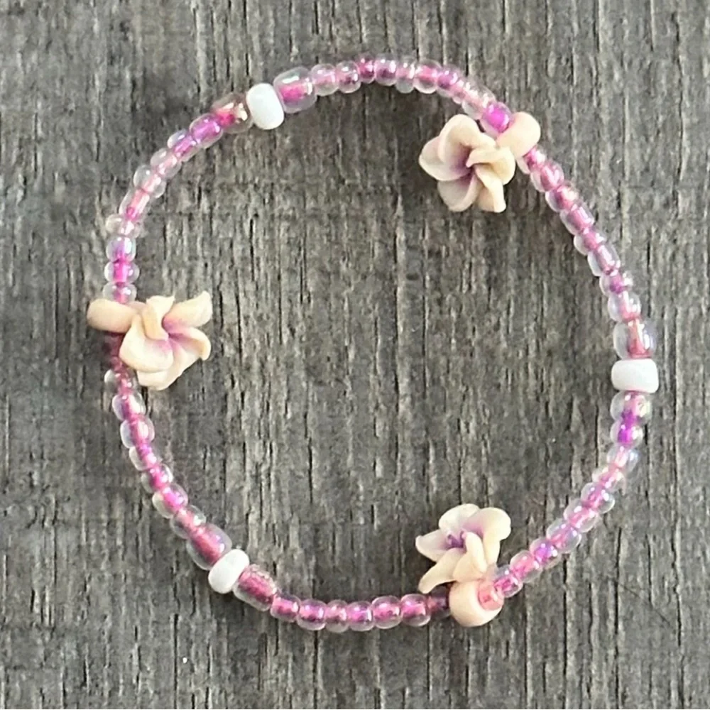 💞 New Kids Flower Beaded Bracelet